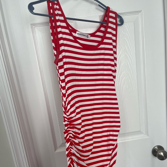 Like New - Women’s Maternity Maxi Dress w/ruched sides - Large - Picture 2 of 3